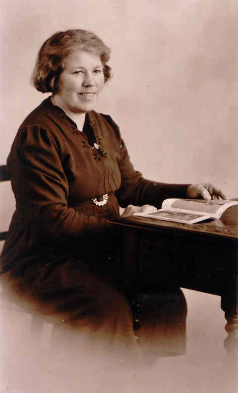 Daisy Shelton (formerly Martin, née Burnell), circa 1940
