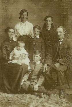 Walter James Martin with his family c.1917